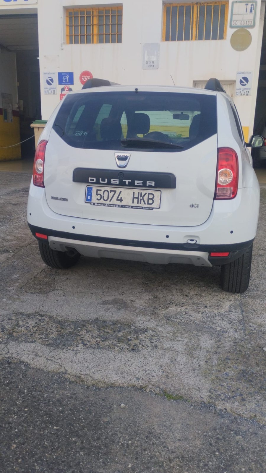 Dacia Duster blanco en buen estado - imagen 2