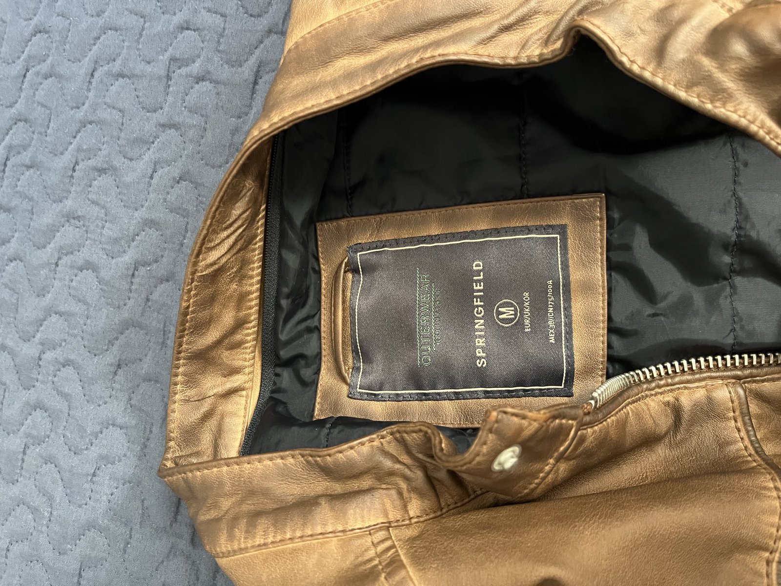 Chaqueta marrón de cuero con cremallera - imagen 2