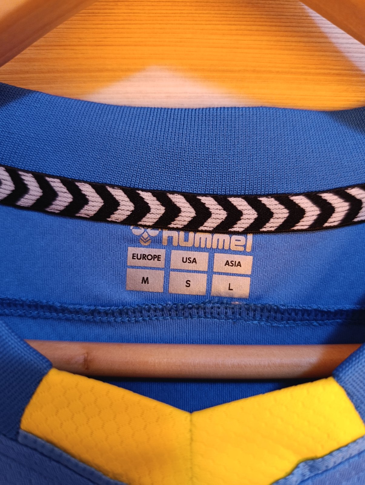 Camiseta oficial UD Las Palmas azul y amarilla - imagen 2